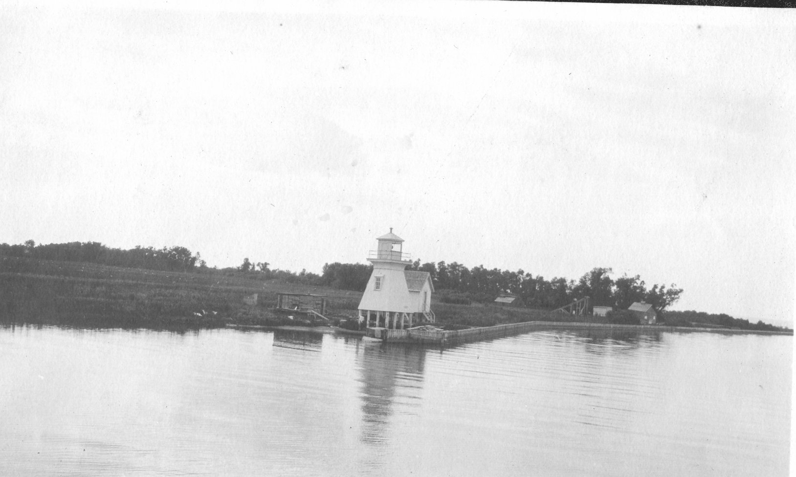 1922 West lighthouse at Red River mouth