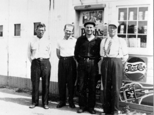 Bill's Garage at Gonor: Fred Blacher, Joe Dubowits, Bill Sempowich (owner),Paul Sempowich